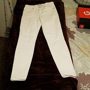 9" High-rise Skinny Jean in Pure White